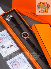 【今日特価】HERMES エルメス フォーブールシリーズ 12 時位置に 0.72 カラットの天然ダイヤモンドを嵌め込み