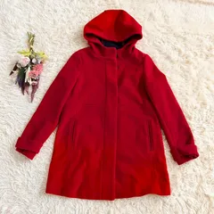 『ZARA』ザラ　フード付きコート　ミドル丈　Aライン　長袖　ウール　羊毛　中厚手素材　比翼仕立　フロントボタン　ポケット付き　ややゆったりシルエット　赤(S)