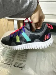 ニューバランス キッズ スニーカー ブラック マルチカラー us3サイズ 210サイズ