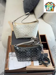 【今日特価】Coach コーチ ランチボックスバッグ 複数の着用方法に対応