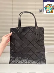 【今日特価】Issey Miyake イッセイミヤケ バオバオ 6x6 正規ハードウェアによるシームレス接続が特徴的