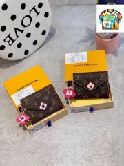 【今日特価】Louis Vuitton ルイヴィトン エミール シリーズ ウォレット モノグラムフラワー柄デザイン