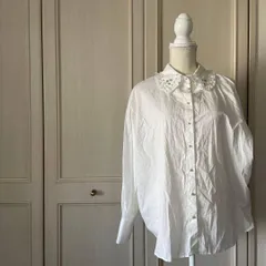 @ ZARA ザラ BASIC ベーシック パール ブラウス シャツ トップス bijou　フリル　お呼ばれ　デート　オフィスカジュアル　食事会　可愛い　お出かけ　上品　ホワイト オフホワイト アイボリー 白 シロ