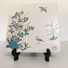 有田焼 岩尾對山窯 干支 鳥と花の陶板 陶器プレート 置物 スタンド付