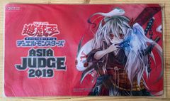 遊戯王プレイマット 公式 JUDGE 2024 赫聖の妖騎士 - メルカリ