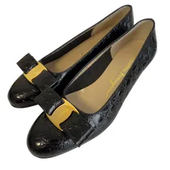 美品 Salvatore Ferragamo サルヴァトーレフェラガモ クロコ型押し レザー ヴァラリボン ローヒール パンプス 5C 22cm相当 ブラック レディース 古着 中古 USED