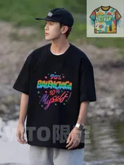 この半袖はバレンシアガのコラボレーションモデルで、最新のデザインで、カラーロゴプリントが特徴です。 