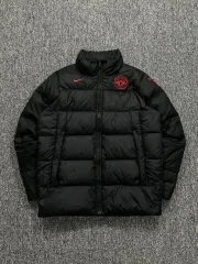 NIKE マンチェスターユナイテッド ダウンジャケット刺繍ロゴ　AIG 2025年最新】マンチェスターユナイテッド aigの人気アイテム - メルカリ