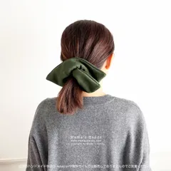 数量限定⭐️《滑らか スエード》 おしゃれな スクエア ビッグ シュシュ グリーン 緑 シンプル ナチュラル 四角形 秋 冬 春  ヘアゴム
