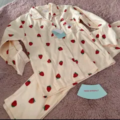 レピピアルマリオ ルームウェア パジャマ苺柄　新品 150cm