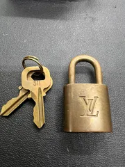 LOUIS　VUITTON ルイ・ヴィトン 南京錠 311