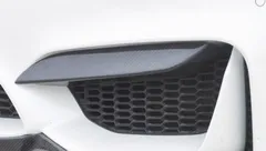 カーボン製　BMW M3 F80 M4 F82 F83 車種専用 フロントフォグ　アイライン　カバー　左右2個