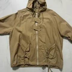 カーキ色 フード マウンテンパーカー アウター