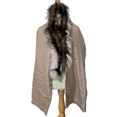 フォクシー　フーディストール　フォックスファー  カシミヤストール 新品同様☆定価14万☆FOXEY スノーホワイト フーディストール