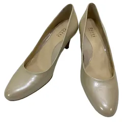 【美品】ピッティ (22.5) パンプス コンフォートシューズ アーモンドトゥ ヒール エナメル 定番デザイン