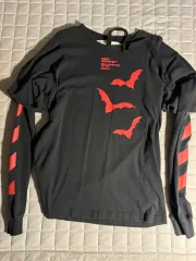 オフホワイト バットプリント長袖