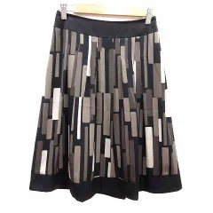 インディヴィ INDIVI フレアスカート ひざ丈 総柄 36 S 黒 ブラック 茶 ブラウン /YK