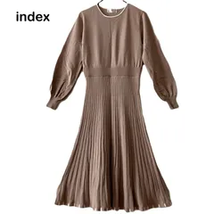 【index/インデックス】ニットワンピース プリーツ ボリュームスリーブ ピンクベージュ ミモレ丈 ストレッチ 洗濯OK ワールド（中古）
