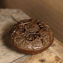 蔵出し特価　手彫り本欅製 香合 小物入れ　牡丹花の彫刻　直径10×3,5cm 蔵出し特価 手彫り本欅製 香合 小物入れ 牡丹花の彫刻 直径10×3,5cm