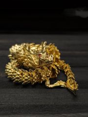 金属製騎士像 本付き 木製台座 - メルカリ