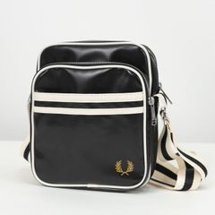 希少!!フレッドペリー 本革 レザー ショルダーバッグ マグネットボタン 