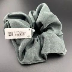 【新品】定価1210円 ヘアアクセサリー ヘアゴム シュシュ カーキー レディース 可愛い シンプル◆