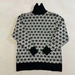 【訳ありセール】COMME CA DU MODE （コムサデモード） 毛混 ハイネック 総柄プルオーバー ニットセーター フリーサイズ