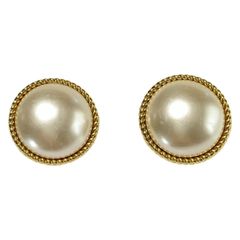 Item thumbnail for item f36652ec-21e0-49de-885d-45607edfd69b