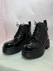♡新品未使用♡ Mサイズ 23.0cm-23.5cm ヨースケ 厚底ブーツ ブラックエナメル YOSUKE  レースアップブーツ レディース 防滑ソール使用 歩きやすい 6cm ヒール ショートブーツ　MY1357-631
