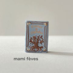 童話『ロバの皮』のブックフェーヴ フランス雑貨 ミニチュア 陶器