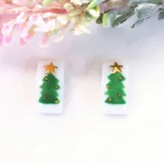 no.266　レジン　スクエア型　クリスマスツリー　ふわふわ　ピアス　イヤリング　ハンドメイド