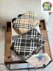 【今日特価】Burberry バーバリー カメラバッグ 超軽量で容量に優れ男女兼用可能