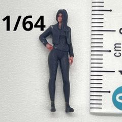 1/18 ヌミック　フィギュア3体　ソファ付き　1/64より大　ミニカーに 1/18 ヌミック フィギュア3体 ソファ付き 1/64より大 ミニカーに 1/18