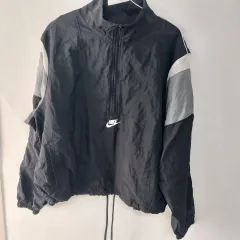NIKE ブラック Anorak（アノラック）ウィンドブレーカー アウター