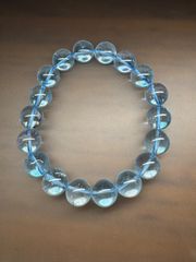 気の保管庫】水晶ブレスレット8mm21個 水色 消える念6ヶ月 - メルカリ