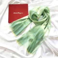 Salvatore Ferragamo　サルヴァトーレフェラガモ　シフォンスカーフ　ロング　シルク100%　ガンチーニ柄　パステル