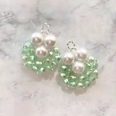 【選べる金具】樹脂パール チェコビーズ サークルモチーフ ピアス イヤリング グリーン  No.1813