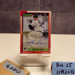 佐藤輝明　PSA9 美品　阪神　BBM ルーキーカード　赤箔　限定25シリ 佐藤輝明 PSA9 美品 阪神 BBM ルーキーカード 赤箔 限定25シリ 佐藤