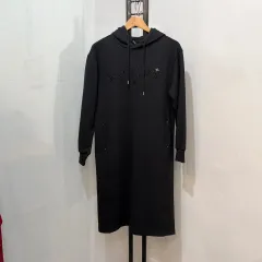 新品 / 85 le coq sportif ルコックスポルティフ 起毛 ロング丈ワンピース フード付きワンピース 黒ワンピース 2998