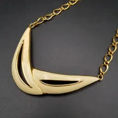 80's頃 Monet ベージュ エナメル 大ぶりチャーム ヴィンテージ ペンダント ネックレス オーバルチェーン ゴールドトーン R16-N