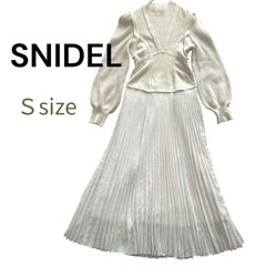 栞*き様 未使用タグ付き SNIDEL キャミワンピースモヘアカーディガン