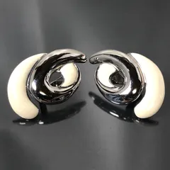 MONET モネ イヤリング シルバーカラー 白 ホワイト 総重量約16g ねじれデザイン クリップ式 大ぶり レディースアクセサリー■S98