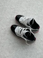 ジョーダン11 レトロ ロー コンコルド ブレーザー 260