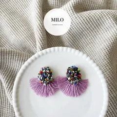 マルチカラーつぶつぶxフリンジ（オーバルxパープル）ビーズ刺繍ピアス/イヤリング
