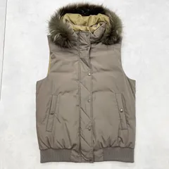 新品未使用23区ベージュ ダウンベスト フード付き サイズ36 ダウンベスト ベスト フード付き エコダウンベスト レディース