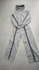 グレー トレーニングウェア セット (フーディジップアップ + ズボン)