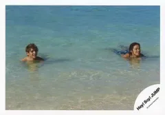 【中古】生写真(ジャニーズ) Hey! Say! JUMP/山田涼介・高木雄也/横型・全身・上半身裸・水着青・泳ぎ・山田目線右・背景海/公式生写真