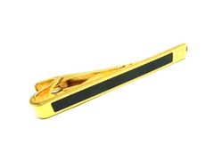 Item thumbnail for item cebcaa40-e20f-4079-b61c-1ded047f1b25