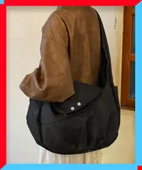 新品 ショルダーバッグ A4対応 大容量 ナイロン 軽量 斜め掛け 男女兼用 韓国風【送料無料】