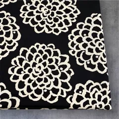 ツイル 綿 生地 50cm ダリア 花柄 う早この布 コットンこばやし 黒地